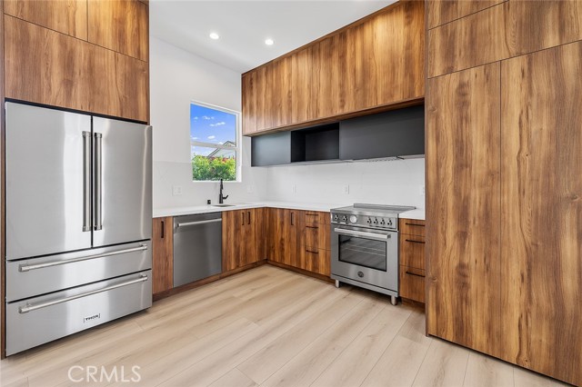 Detail Gallery Image 6 of 24 For 17175 Rayen St, Northridge,  CA 91325 - 2 Beds | 3 Baths