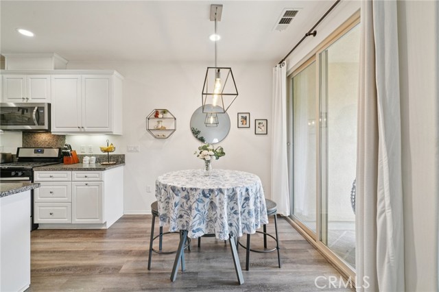 Detail Gallery Image 9 of 27 For 3160 E Yountville Dr #10,  Ontario,  CA 91761 - 2 Beds | 2 Baths