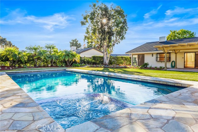 Detail Gallery Image 9 of 42 For 428 San Lucas Dr, Solana Beach,  CA 92075 - 4 Beds | 2 Baths