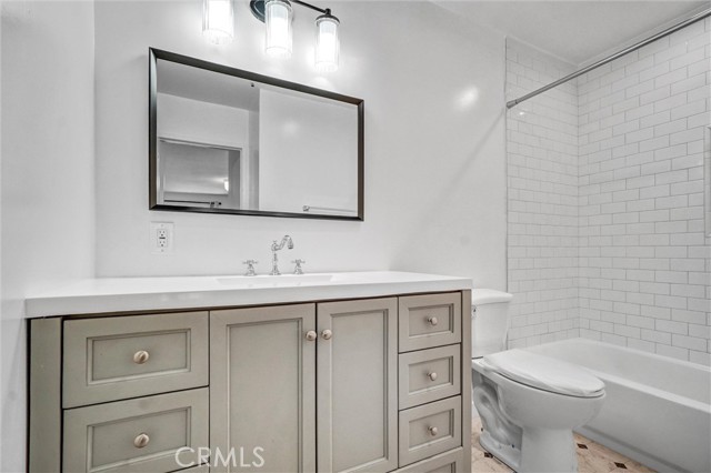 Detail Gallery Image 13 of 19 For 700 W 3rd St #A117,  Santa Ana,  CA 92701 - 2 Beds | 2 Baths