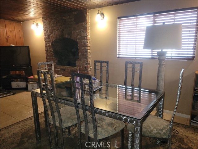 7161 N Atlantic Place, Long Beach CA: https://media.crmls.org/medias/4ce50106-d3a2-4a0e-8b6c-5b1b39f63018.jpg