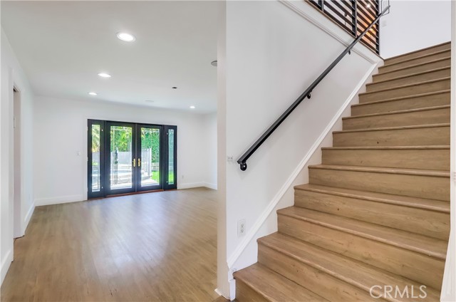 5528 Voletta Place, Valley Village CA: https://media.crmls.org/medias/4ce5188e-3e7d-4a71-893b-f130186c3609.jpg