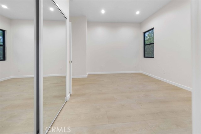 Detail Gallery Image 11 of 17 For 1324 Winchester Ave a,  Glendale,  CA 91201 - 2 Beds | 2 Baths