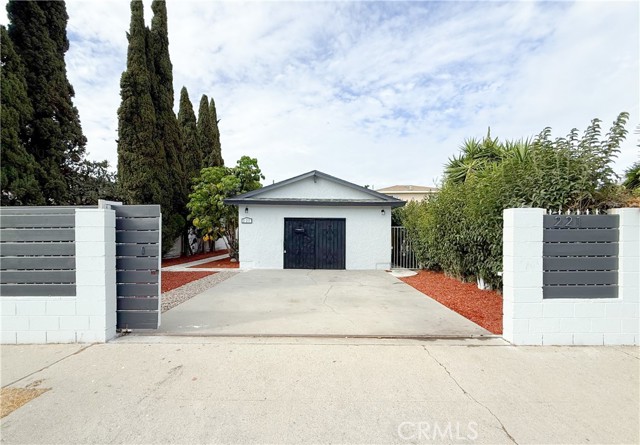 Detail Gallery Image 3 of 38 For 221 W 97th, Los Angeles,  CA 90003 - 4 Beds | 2 Baths
