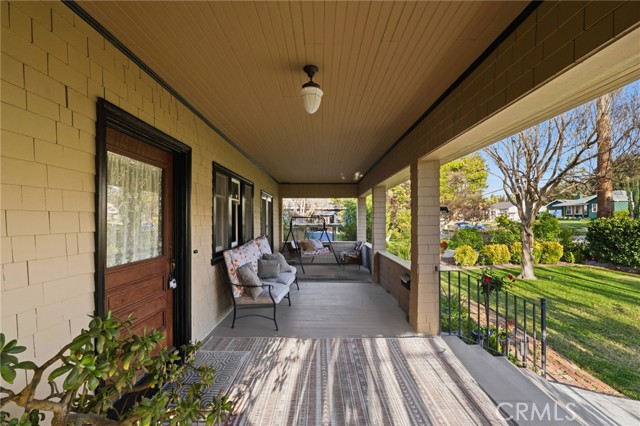 Detail Gallery Image 4 of 56 For 1200 Cedar Ave, Redlands,  CA 92373 - 5 Beds | 3 Baths