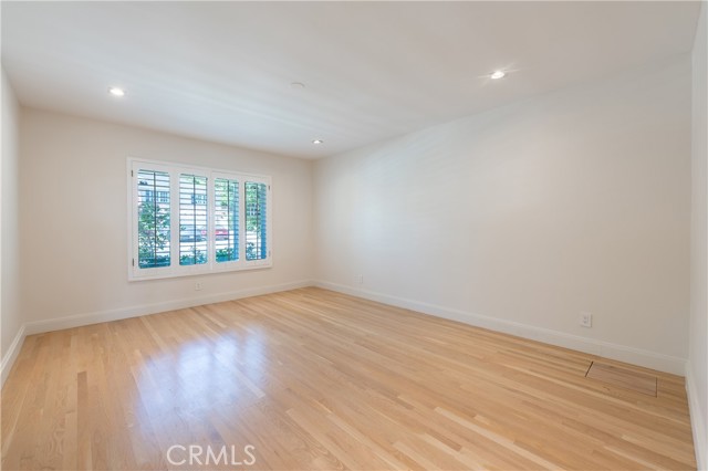 Detail Gallery Image 17 of 26 For 16511 Academia Dr, Encino,  CA 91436 - 3 Beds | 3/1 Baths