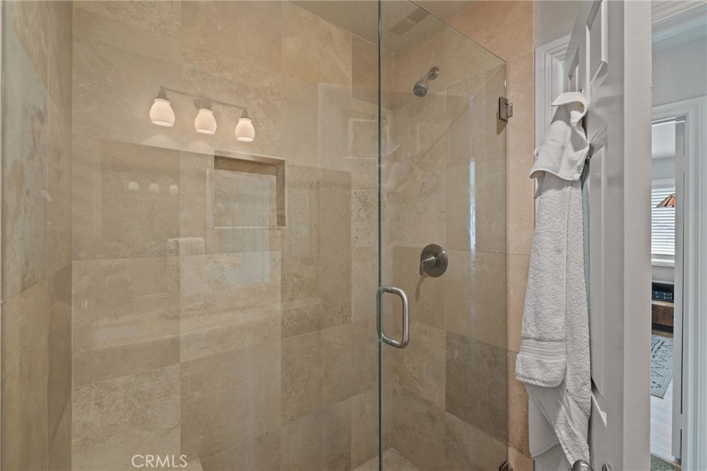 MLS #OC25228132 image #24