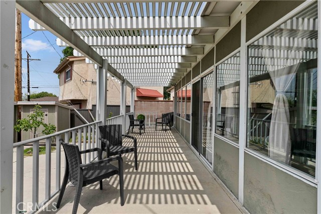 3348 Burritt Way, La Crescenta CA: https://media.crmls.org/medias/4ce69578-2193-485f-bfe4-08867ab56df0.jpg