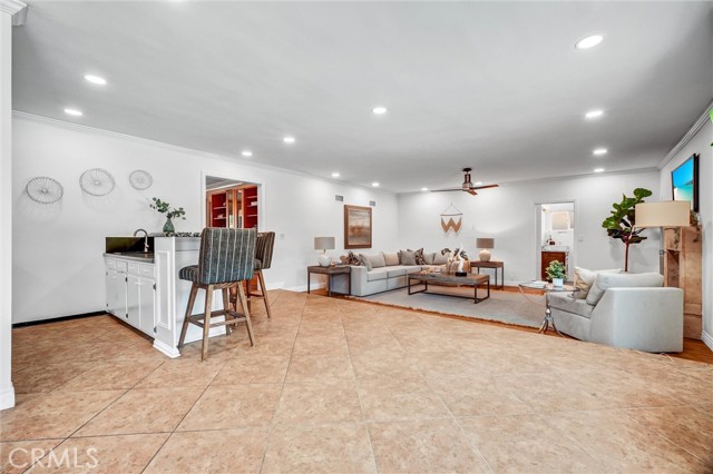 Detail Gallery Image 25 of 66 For 4121 Country Club Dr, Lakewood,  CA 90712 - 4 Beds | 5 Baths