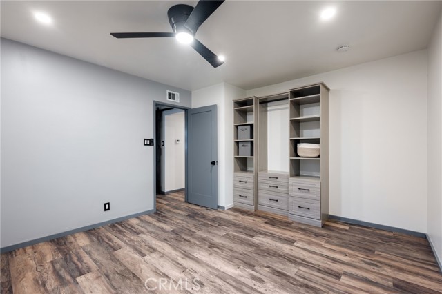 7424 W 85th Street, Los Angeles CA: https://media.crmls.org/medias/4ce77d34-45b6-4913-bf1b-63471e58b768.jpg