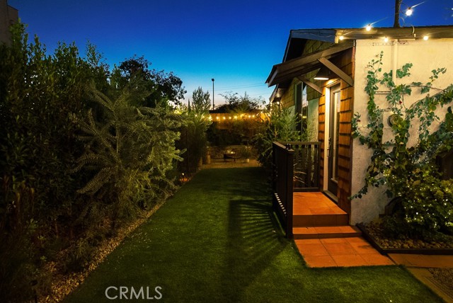 1215 N Avenue 56, Los Angeles CA: https://media.crmls.org/medias/4ce8942f-a028-4042-ba8d-c76708cb3f2d.jpg