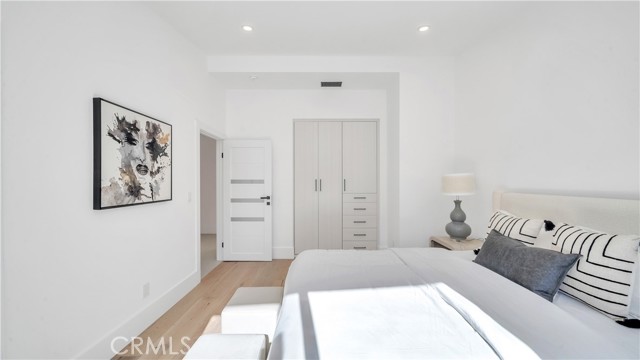 Detail Gallery Image 36 of 39 For 18829 Paseo Nuevo Dr, Tarzana,  CA 91356 - 4 Beds | 4/1 Baths