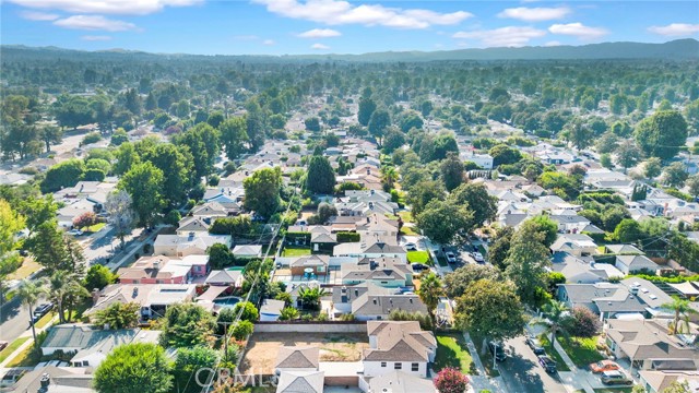 17350 Hamlin Street, Lake Balboa CA: https://media.crmls.org/medias/4ce8d215-ba03-41a2-9fc2-5a7ee05925a6.jpg