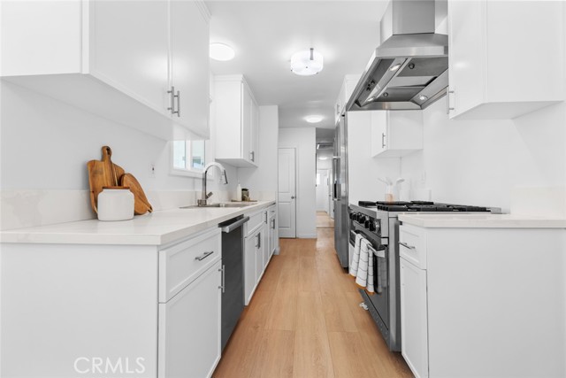 Detail Gallery Image 6 of 68 For 6454 Baird Ave, Reseda,  CA 91335 - 4 Beds | 2/1 Baths
