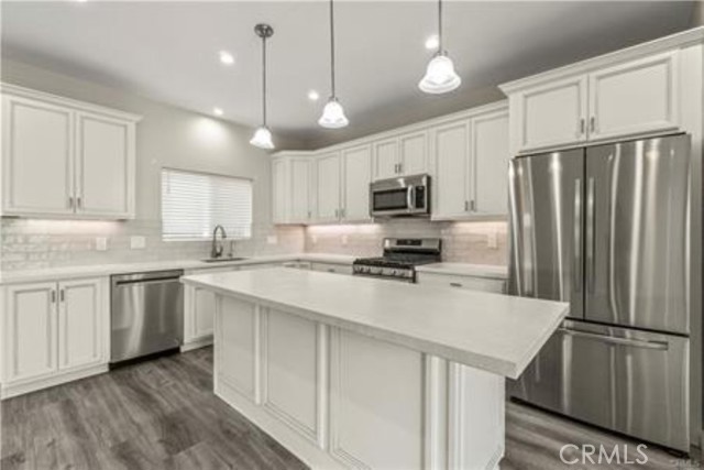 17165 Rinaldi Street, Granada Hills CA: https://media.crmls.org/medias/4ce967ca-a9e9-447a-8664-3554546eae80.jpg