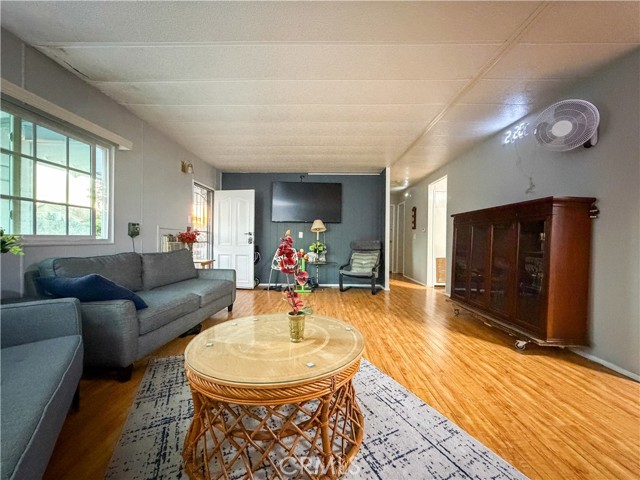 Detail Gallery Image 2 of 10 For 3929 W 5th St, # 15, Santa Ana,  CA 92703 - 2 Beds | 2 Baths