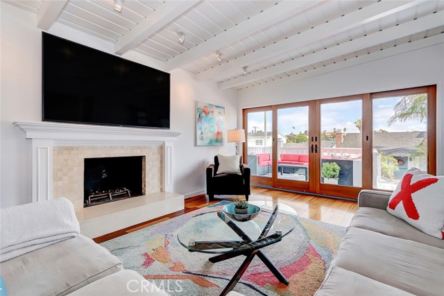 527 24th Street, Manhattan Beach, California 90266, 4 Bedrooms Bedrooms, ,2 BathroomsBathrooms,Residential,Sold,24th,SB23090916