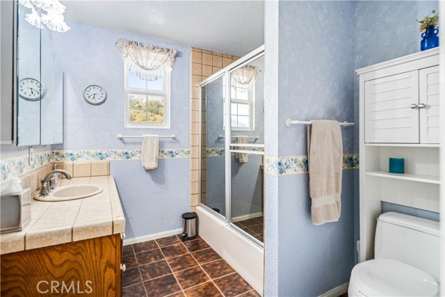 28132 Oak Spring Canyon, Canyon Country CA: https://media.crmls.org/medias/4cea7909-6f6d-434b-810d-beb1f6e3d646.jpg