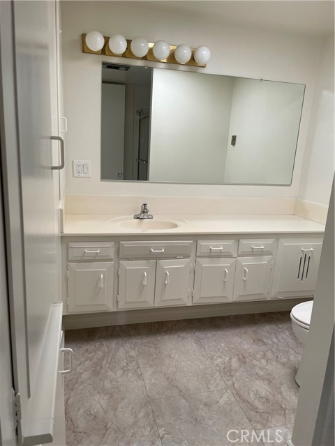 Detail Gallery Image 18 of 24 For 1360 Weeburn M4 79f 79f,  Seal Beach,  CA 90740 - 2 Beds | 1 Baths