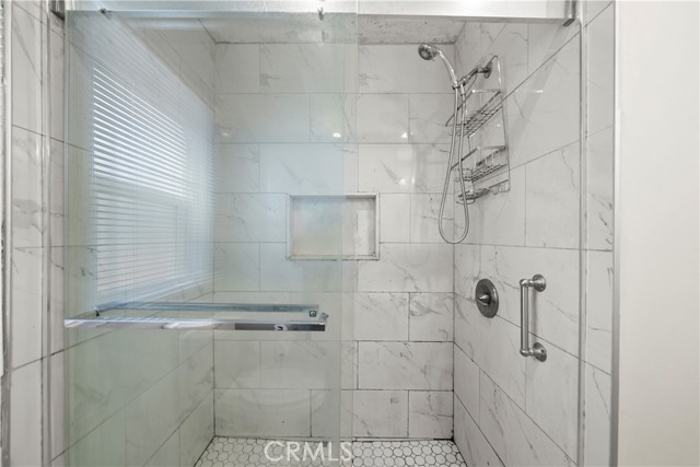 Detail Gallery Image 16 of 36 For 8053 Brimfield Ave, Panorama City,  CA 91402 - 4 Beds | 1/1 Baths