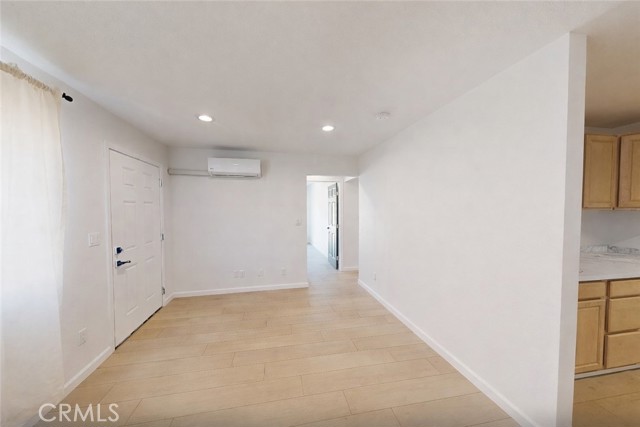 Detail Gallery Image 6 of 13 For 5637 Redwood #B,  Palmdale,  CA 93551 - 2 Beds | 1 Baths