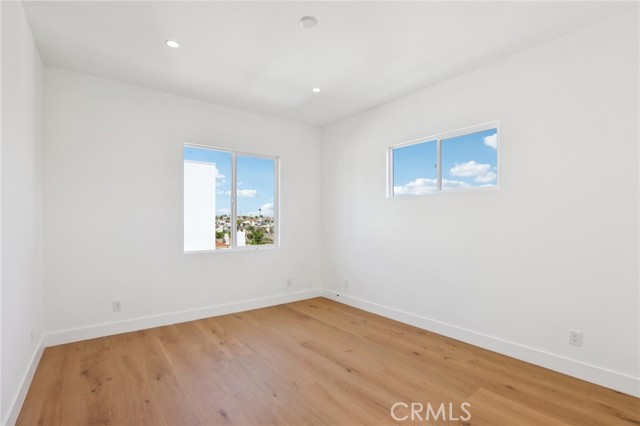 Detail Gallery Image 38 of 52 For 1914 Belmont Ln a,  Redondo Beach,  CA 90278 - 4 Beds | 3/1 Baths