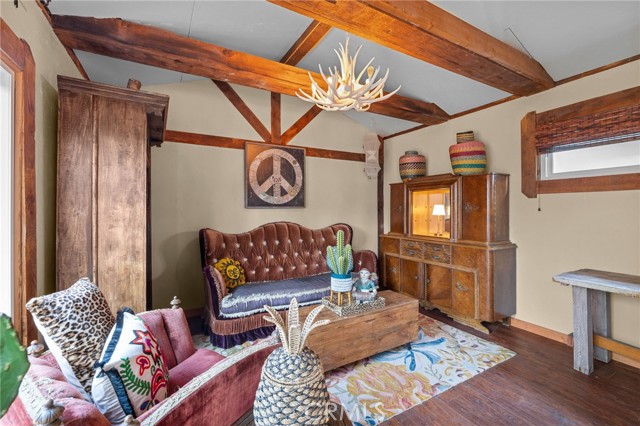 Detail Gallery Image 29 of 45 For 437 N Parish Pl., Burbank,  CA 91506 - 3 Beds | 2 Baths