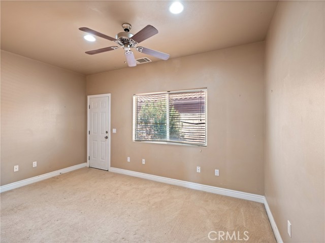 Detail Gallery Image 10 of 48 For 26775 Lakeview Dr, Helendale,  CA 92342 - 4 Beds | 3/1 Baths