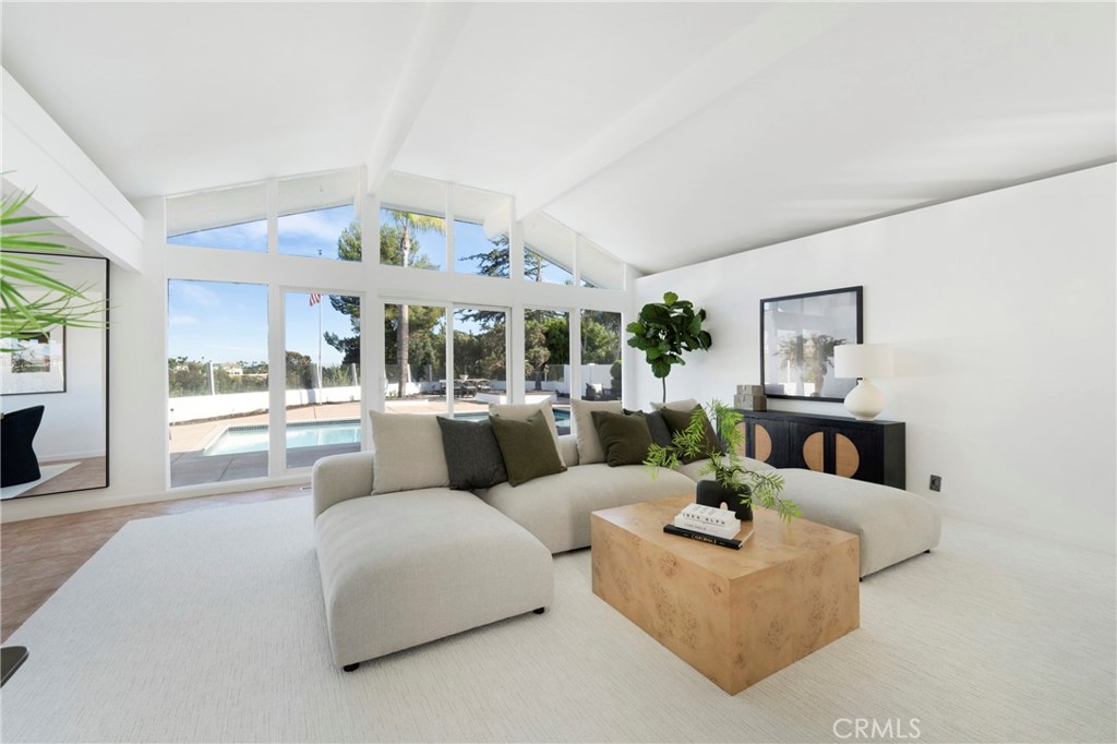 MLS #OC25250376 image #4