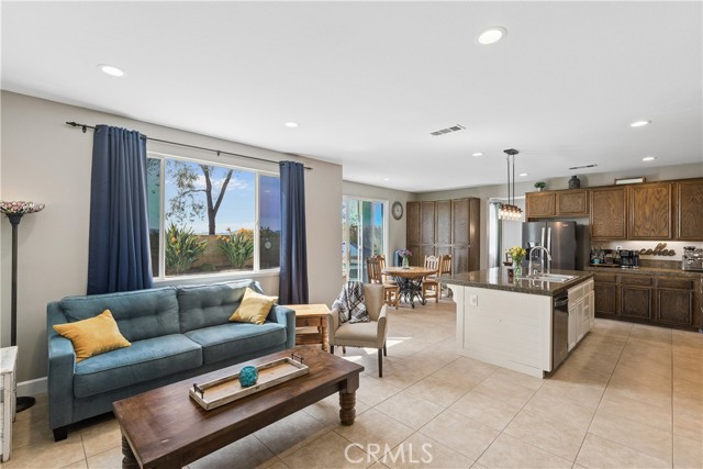 Detail Gallery Image 6 of 36 For 31171 Old Trail Cir, Murrieta,  CA 92563 - 4 Beds | 3 Baths