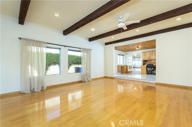 Detail Gallery Image 15 of 50 For 251 N Whitnall, Burbank,  CA 91505 - 4 Beds | 3 Baths