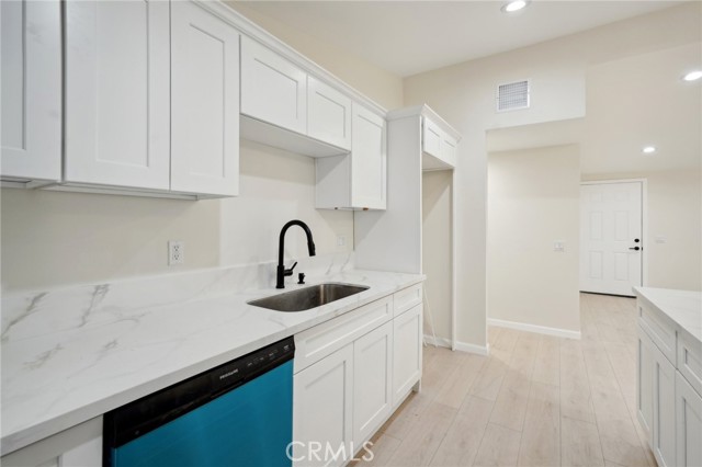 Detail Gallery Image 9 of 20 For 13451 Concord Ave, Corona,  CA 92879 - 4 Beds | 2/1 Baths