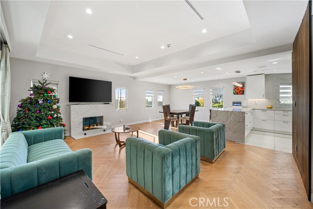 Front Image Thumbnail for CRSR25275500