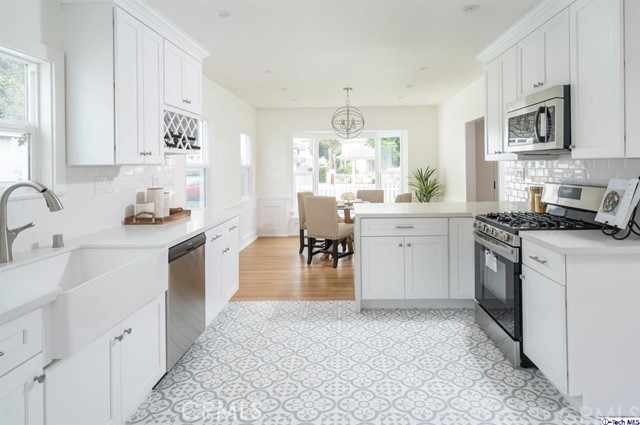 2 Bed Home for Sale in Toluca Lake, California