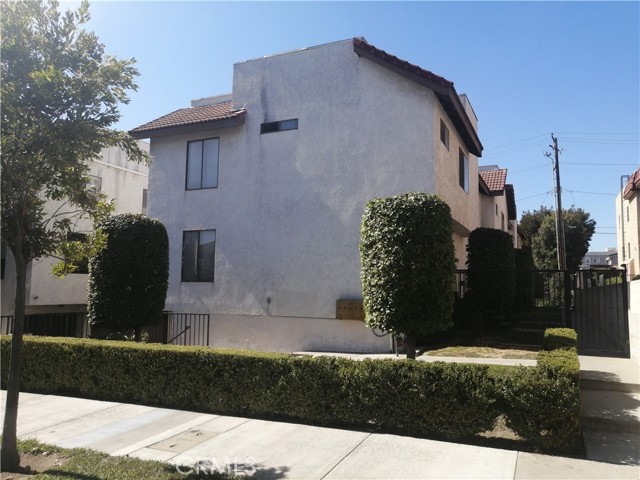 Detail Gallery Image 2 of 21 For 125 N 3rd St #C,  Alhambra,  CA 91801 - 3 Beds | 2/1 Baths