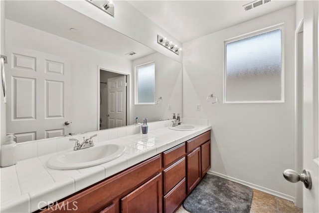 Detail Gallery Image 23 of 36 For 9703 Pine Orchard St, Arleta,  CA 91331 - 4 Beds | 3 Baths
