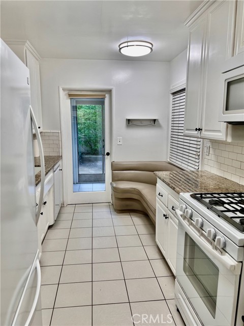 Detail Gallery Image 8 of 33 For 5518 Riviera Way, Torrance,  CA 90505 - 2 Beds | 1/1 Baths