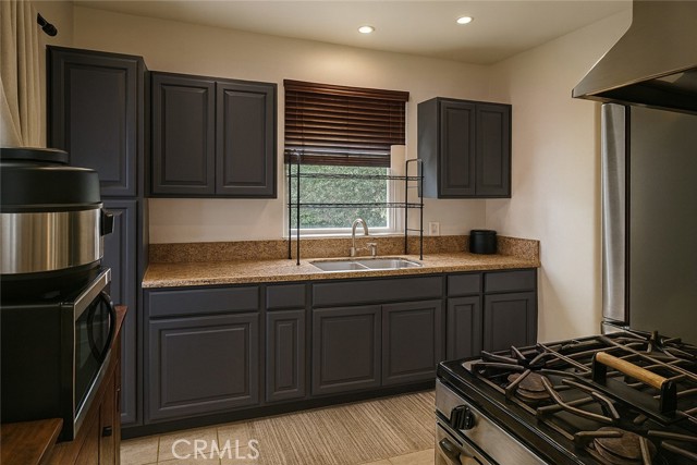 Detail Gallery Image 9 of 18 For 950 Knoll, San Bernardino,  CA 92408 - 2 Beds | 1 Baths