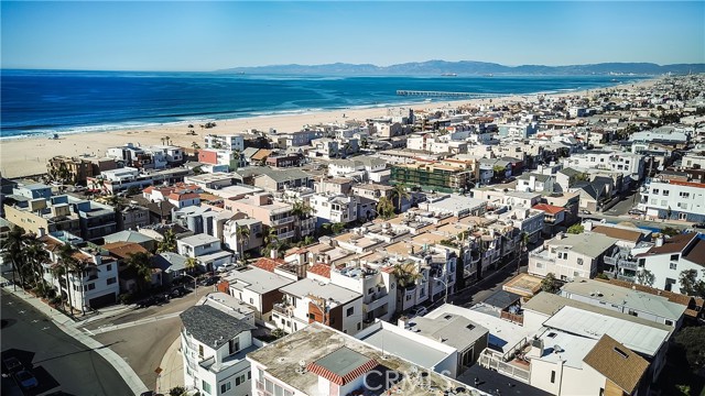 Detail Gallery Image 45 of 51 For 122 Manhattan Ave, Hermosa Beach,  CA 90254 - 3 Beds | 3/1 Baths