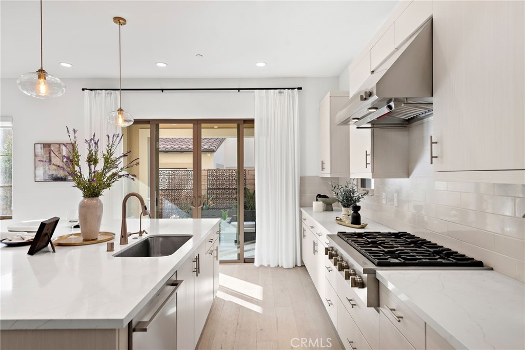 MLS #OC25183328 img 10