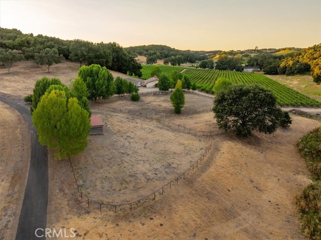 Detail Gallery Image 8 of 70 For 2725 Oak View Rd, Templeton,  CA 93465 - 5 Beds | 3/1 Baths