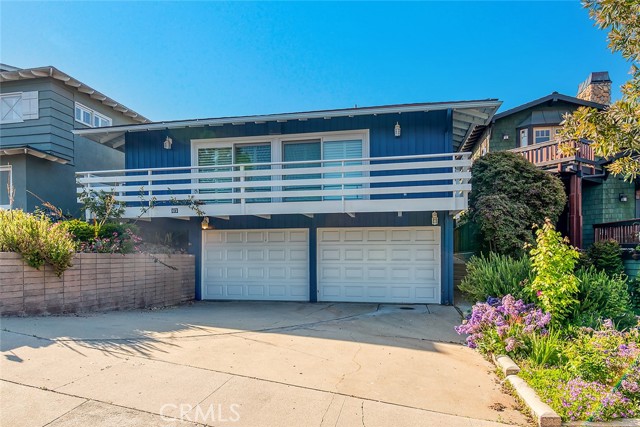 673 17th Street Manhattan Beach, California Exceptional Tree Section home with outstanding curb appeal located on a quiet and serene cul de sac street! Well maintained and loved across all 4 bedrooms, 2.5 bathrooms and 2,083 sqft of living space. The spacious living room features gorgeous hardwood flooring, a fireplace and wood beams that lead to the expansive deck overlooking the neighborhood. The deck connects to the light and bright front bedroom with a hallway flowing into the full bathroom, a secondary bedroom and laundry room (washer & dryer included). The Chef’s kitchen includes stainless steel appliances, wood cabinets and a breakfast bar that opens up to the formal dining room and the spectacularly landscaped and covered back yard. Off to the left you’ll find bedroom number three, along with the inviting master suite that includes sliding door access out to the private yard. Additional features include an oversized two car garage, central heating and AC, sliding shutter window treatments and vinyl windows. Walking distance to downtown, American Martyrs School and Church, Live Oak Park, the greenbelt, the beach, dining, shopping and more!