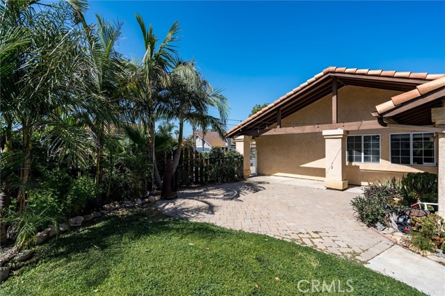 24822 Fire Falls Drive, Murrieta CA: https://media.crmls.org/medias/4cf297bc-718e-4b60-a332-7fd16b990ab3.jpg