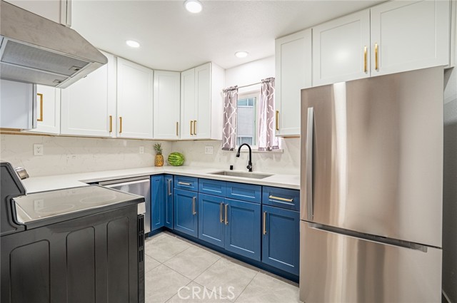 Detail Gallery Image 7 of 35 For 1108 Camino Real #306,  Redondo Beach,  CA 90277 - 2 Beds | 2 Baths