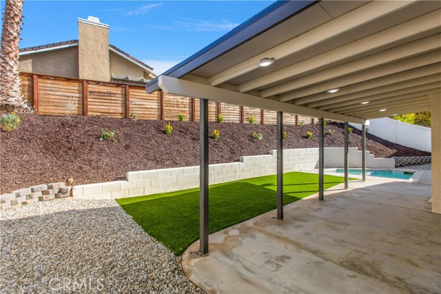 304 N Dearborn, Redlands CA: https://media.crmls.org/medias/4cf2d87e-af95-449e-addb-0d2d20868ea6.jpg