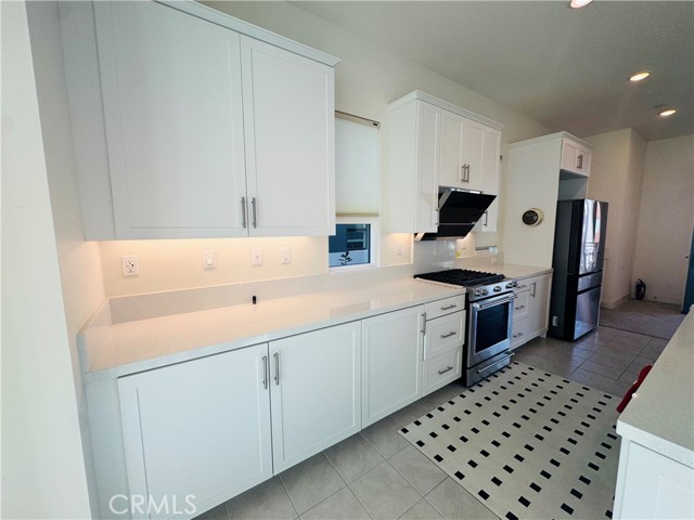 Detail Gallery Image 6 of 31 For 16246 Dawn Way, Tustin,  CA 92782 - 4 Beds | 3/1 Baths