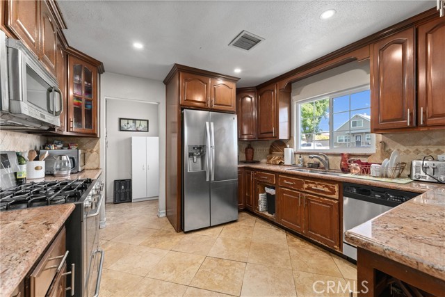 Detail Gallery Image 8 of 43 For 16633 Doublegrove St, La Puente,  CA 91744 - 4 Beds | 3 Baths
