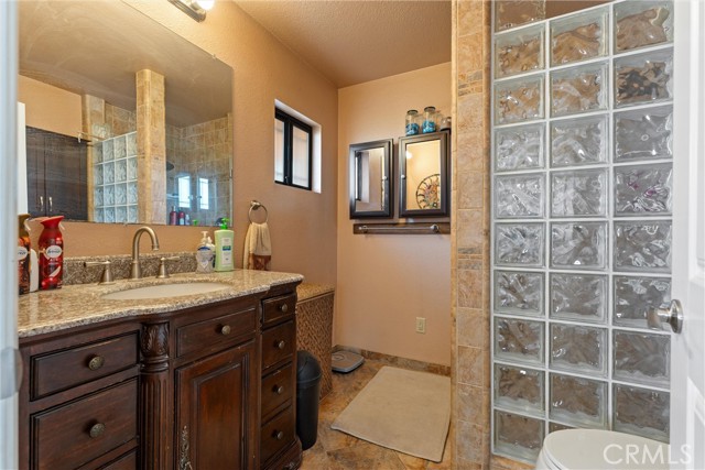 8212 E Avenue H, Lancaster CA: https://media.crmls.org/medias/4cf32b58-afd6-46f8-a4bb-521d4f1c7c4d.jpg