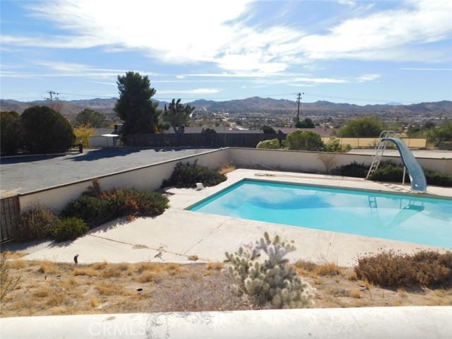 Detail Gallery Image 6 of 55 For 6845 Sage Ave, Yucca Valley,  CA 92284 - 5 Beds | 4 Baths