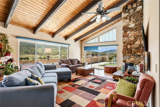 Detail Gallery Image 6 of 54 For 5605 Elizabeth Lake Rd, Leona Valley,  CA 93551 - 4 Beds | 3 Baths